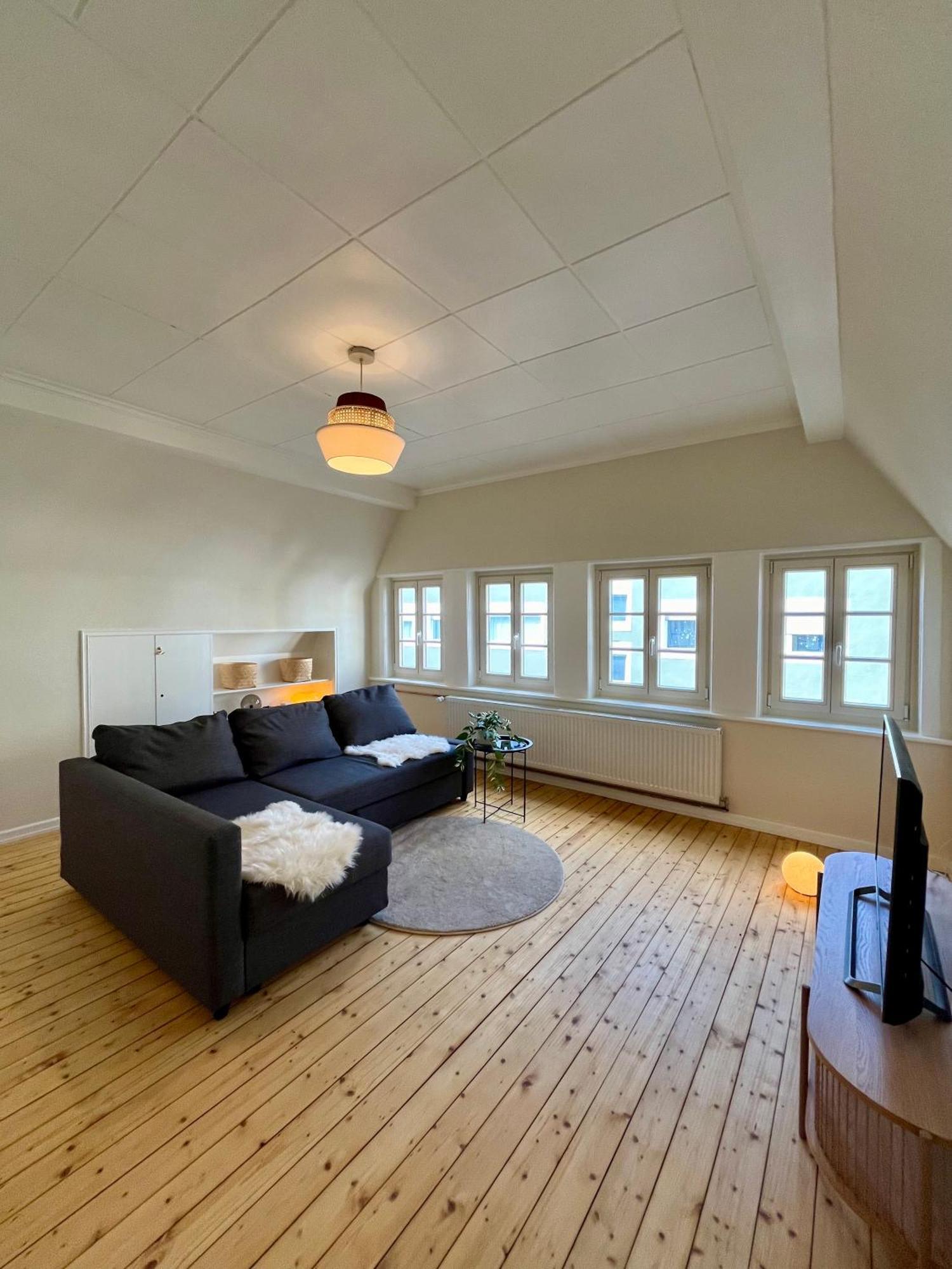 Goldloeckchen - Gemuetliches 80 Qm Apartment Im Herzen Der Detmolder Innenstadt Екстериор снимка